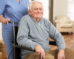 نکات مهم برای نگهداری و پرستاری از سالمند ویلچری در منزل- مرکز مهرآوران رازی